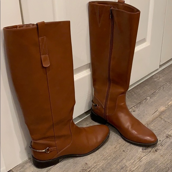 Boots - Picture 2 of 5